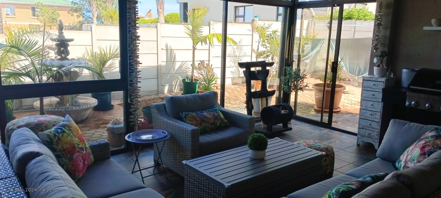 3 Bedroom Property for Sale in Menkenkop Western Cape